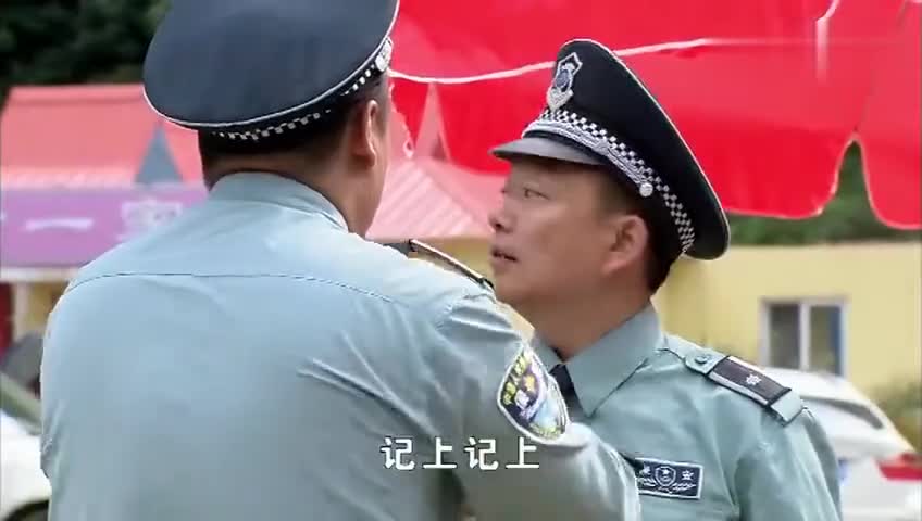 乡村爱情:保安队长宋晓峰的做人原则,很中肯,让人不得不服!