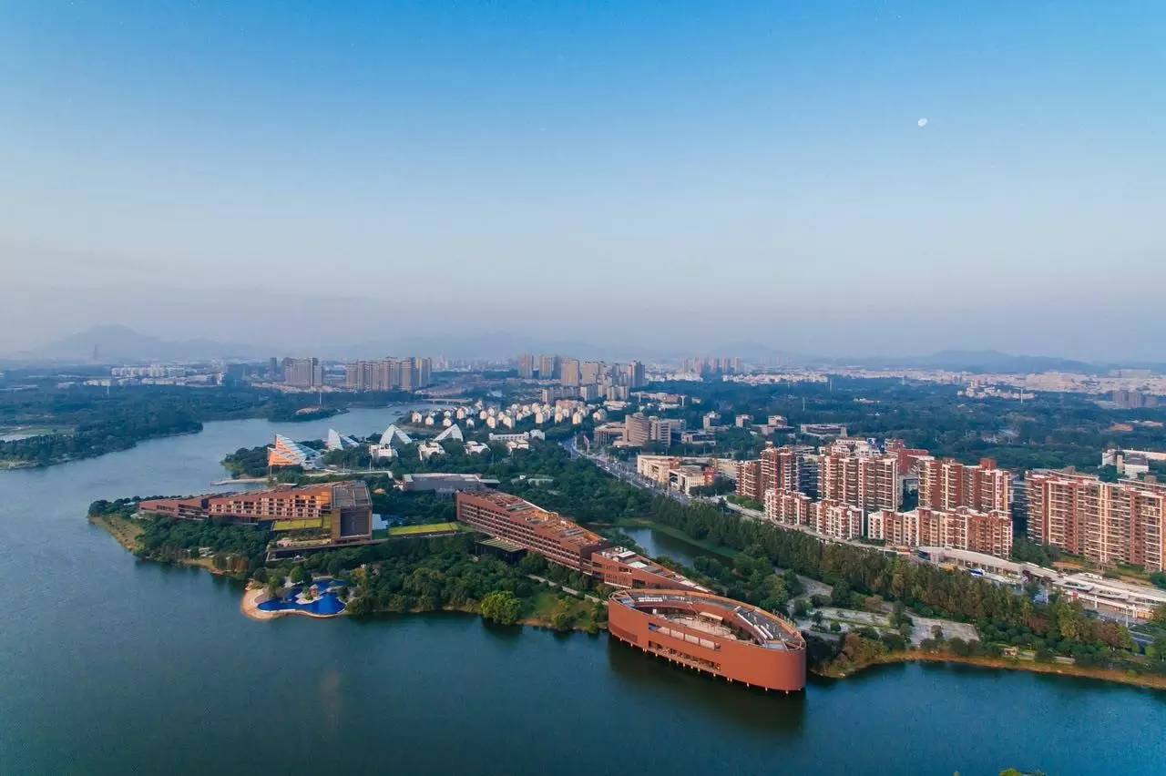 广东被忽视的一处湖泊,是大型天然水库,内有东莞八景之首
