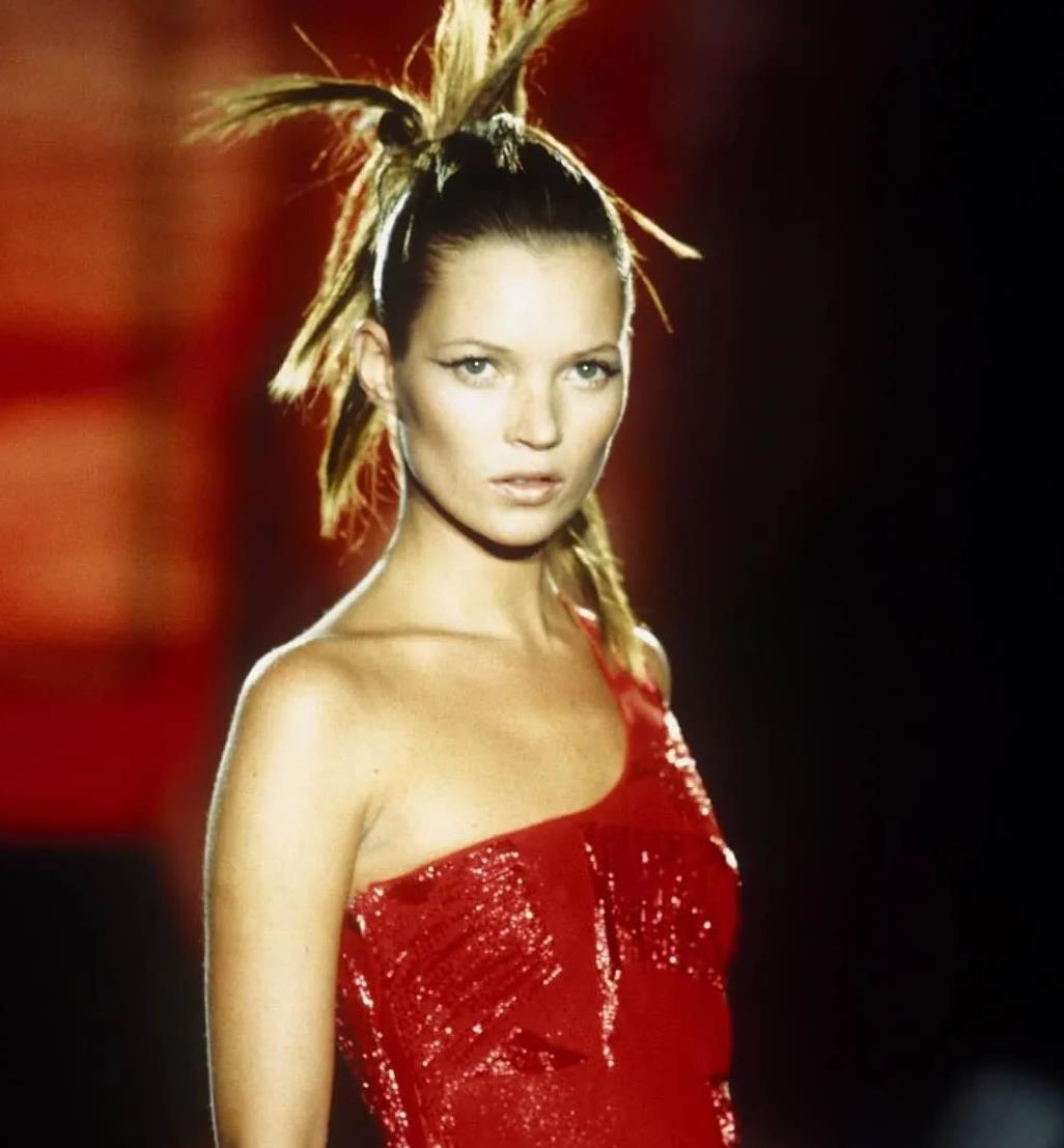 46岁宝刀未老超模katemoss硬照水准依然惊艳