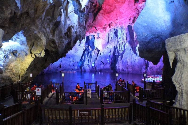 贵州旅游景点推荐安顺龙宫旅游攻略低音号免费语音导游