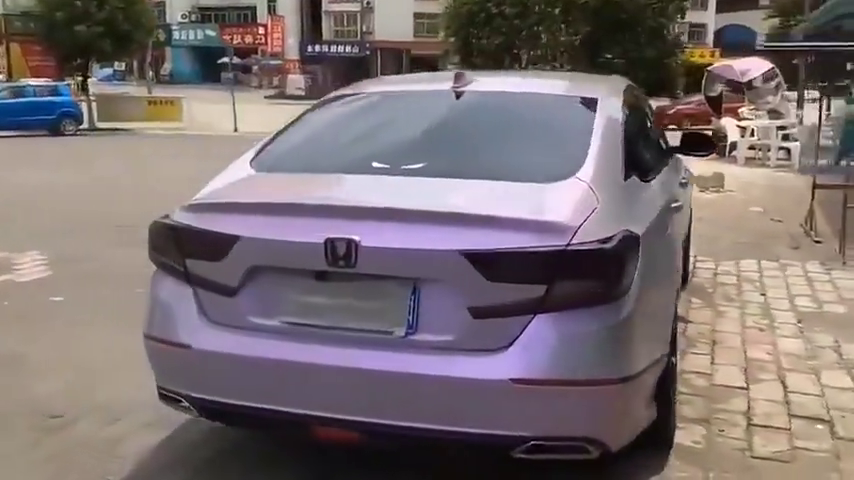 双色糖果灰魅紫是真好看啊,配上刀锋轮毂,本田的魂啊