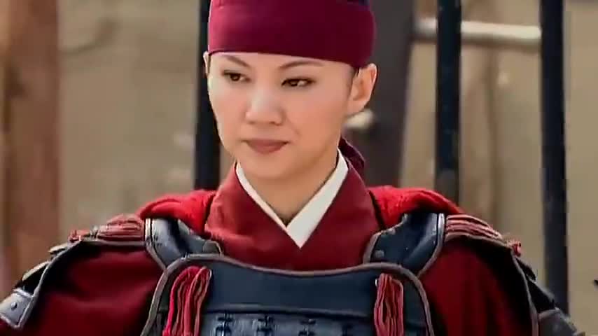 杨八妹不服穆桂英,哪知穆桂英一只手就胜她,佘太君讲的有道理