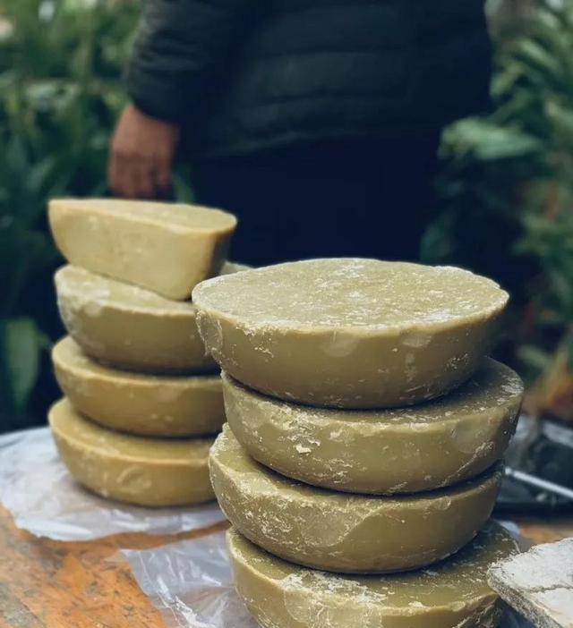 怒江乡野人家的美味,傈僳族漆油炖鸡云南不但是旅游大省,也是美食大省