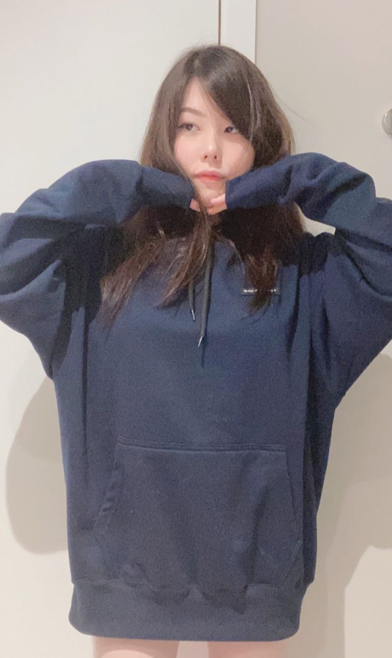 职业女辅助「mayumi」近期美照__财经头条