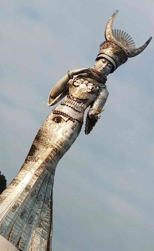 全世界最大的苗族美神雕像,比自由女神像还高20米休闲区蓝鸢梦想 - Www.slyday.coM 全世界最大的苗族美神雕像,比自由女神像还高20米休闲区蓝鸢梦想 - Www.slyday.coM