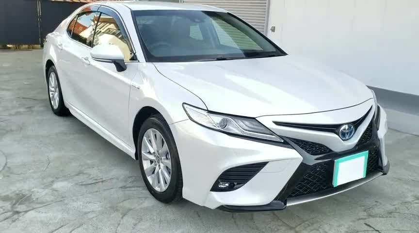 2020款丰田凯美瑞高清实拍