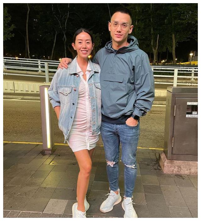 tvb前女星梁靖琪官宣二胎性别晒与小八岁二婚丈夫合照引围观