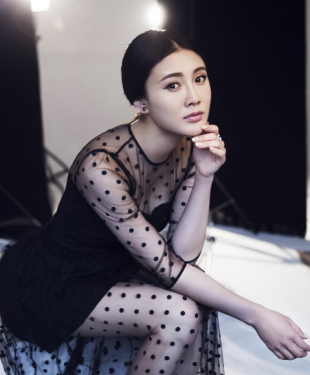 性感靓丽迷人的女星张译木