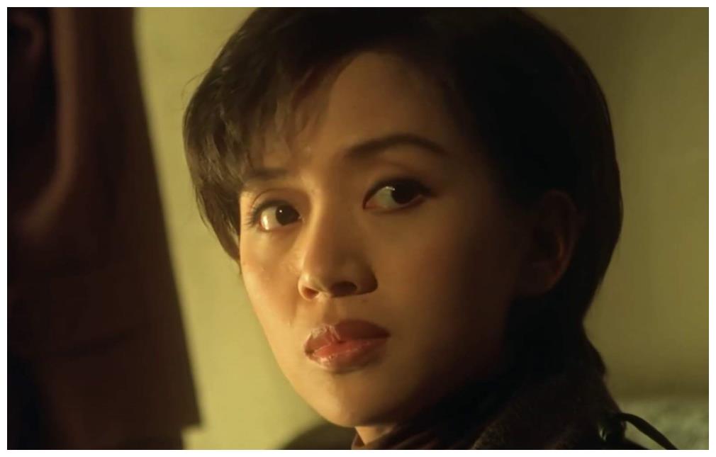 房似锦妈妈的恶毒狠心令人咋舌,可以将刚刚生下来的女儿扔进井里.