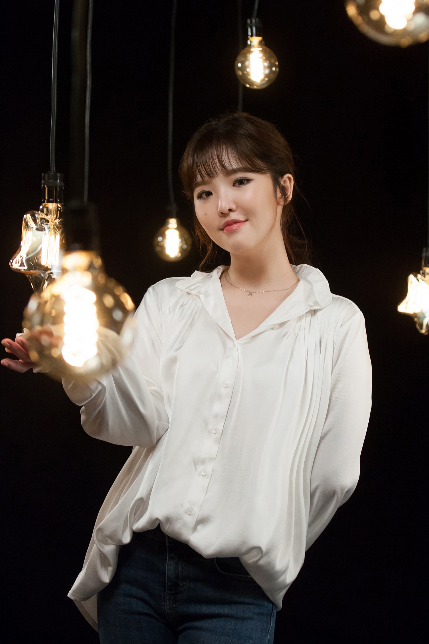 王欣晨唱片尾曲《知己》结交好友 宛如演"知己"真实版