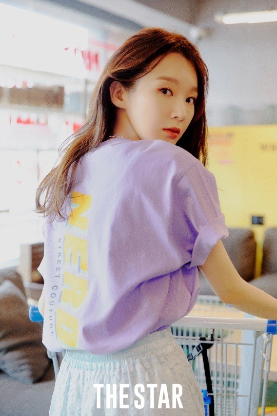 韩国女团davichi成员姜敏京最新杂志写真曝光