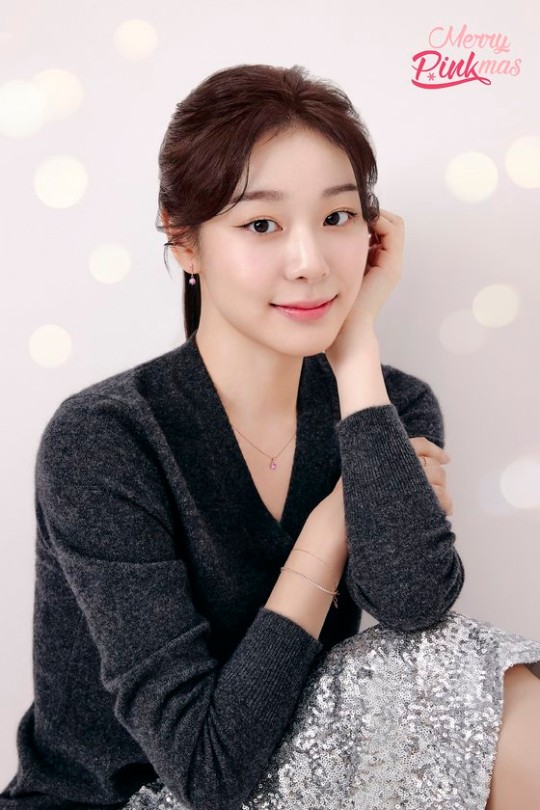 韩国原花样滑冰运动员金妍儿拍代言品牌最新宣传照