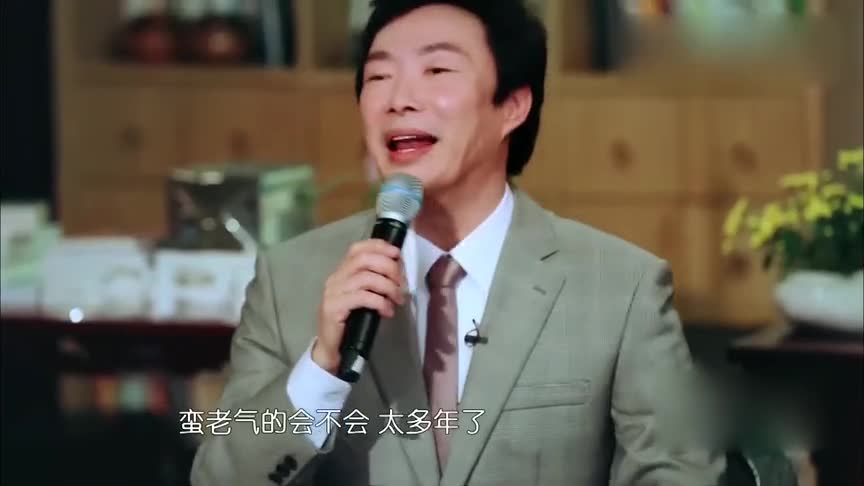 谢娜模仿费玉清,模仿能力太强了,费玉清-简直就是在照镜子!