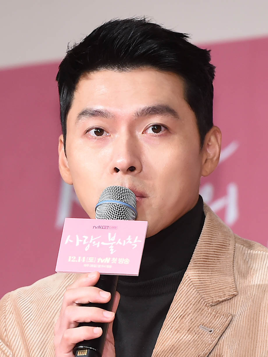 孙艺珍和玄彬同框性感吊带遇上帅气西装太甜蜜了