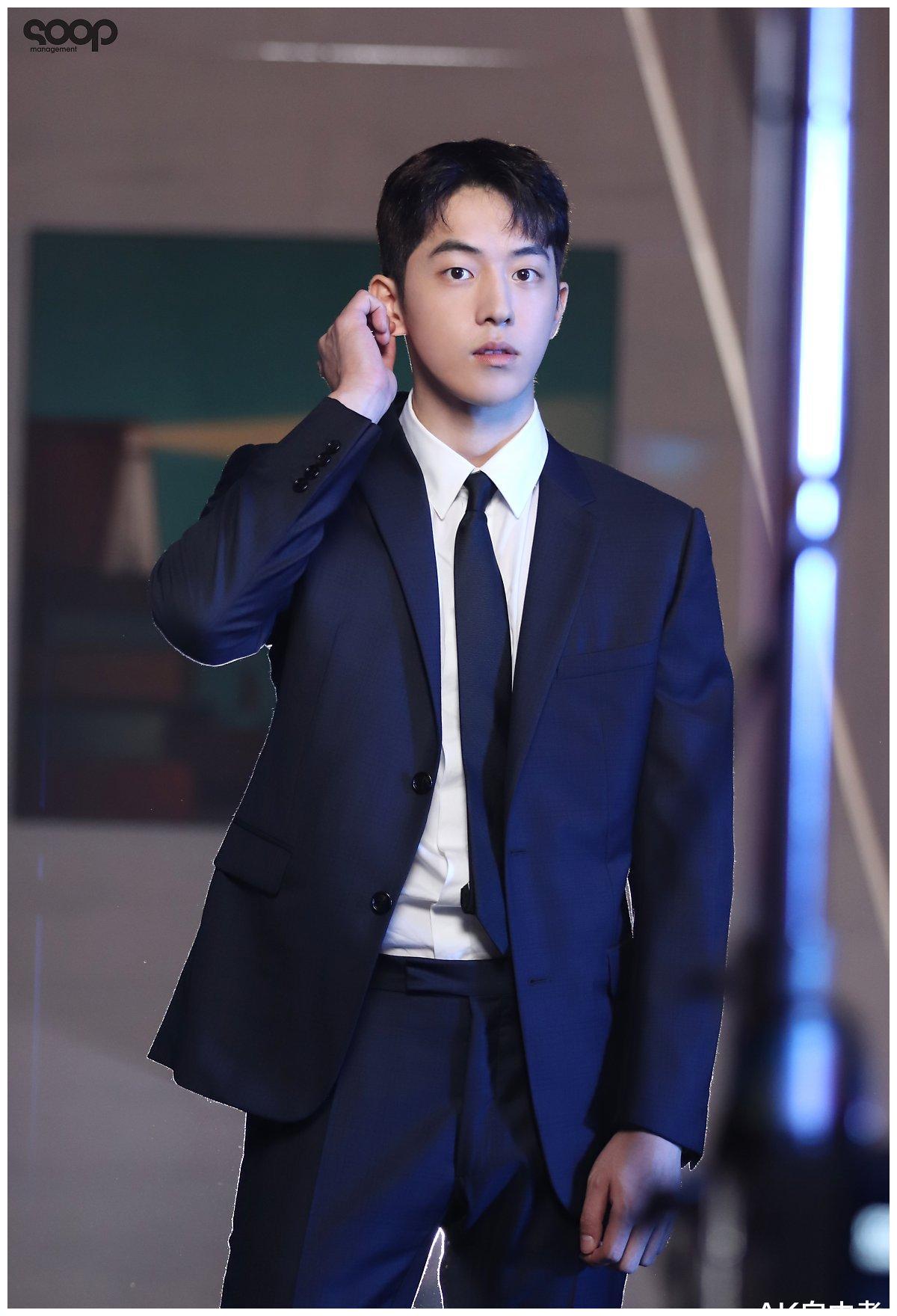 2020年韩国十大男演员的最佳之作|曹政奭|朱智勋|南宫珉_新浪新闻