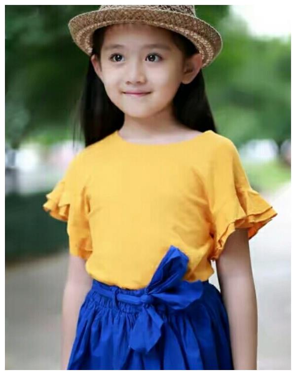 王亭文才是"整容式"长大,小时候软萌,如今气质出众美成女神!