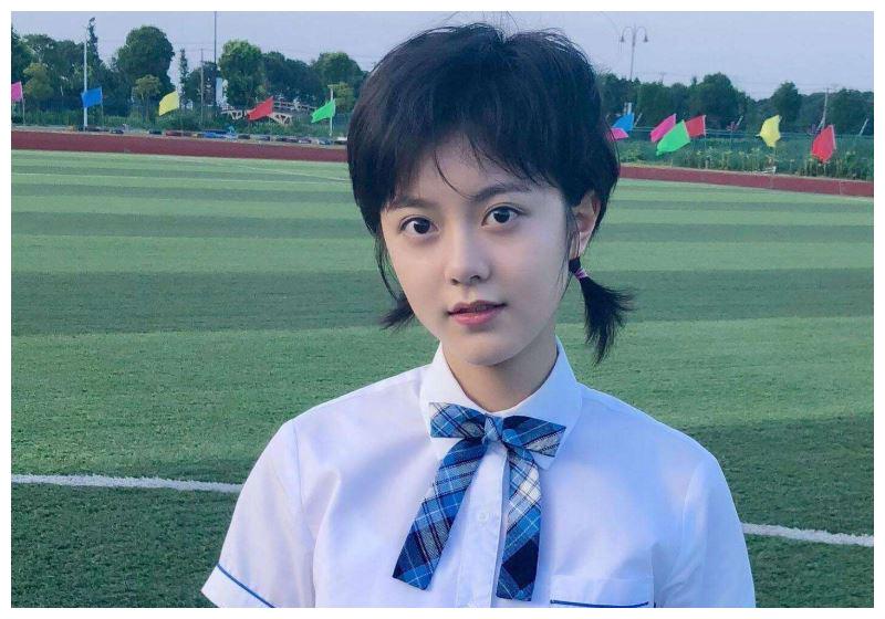 赵今麦素颜照曝光,可爱少女终于进入大学校门,网友纷纷送上祝福