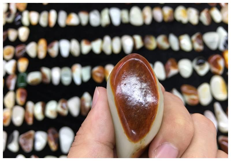 聊一聊和田玉籽料假皮的那些事|皮色|真皮|线状_新浪新闻