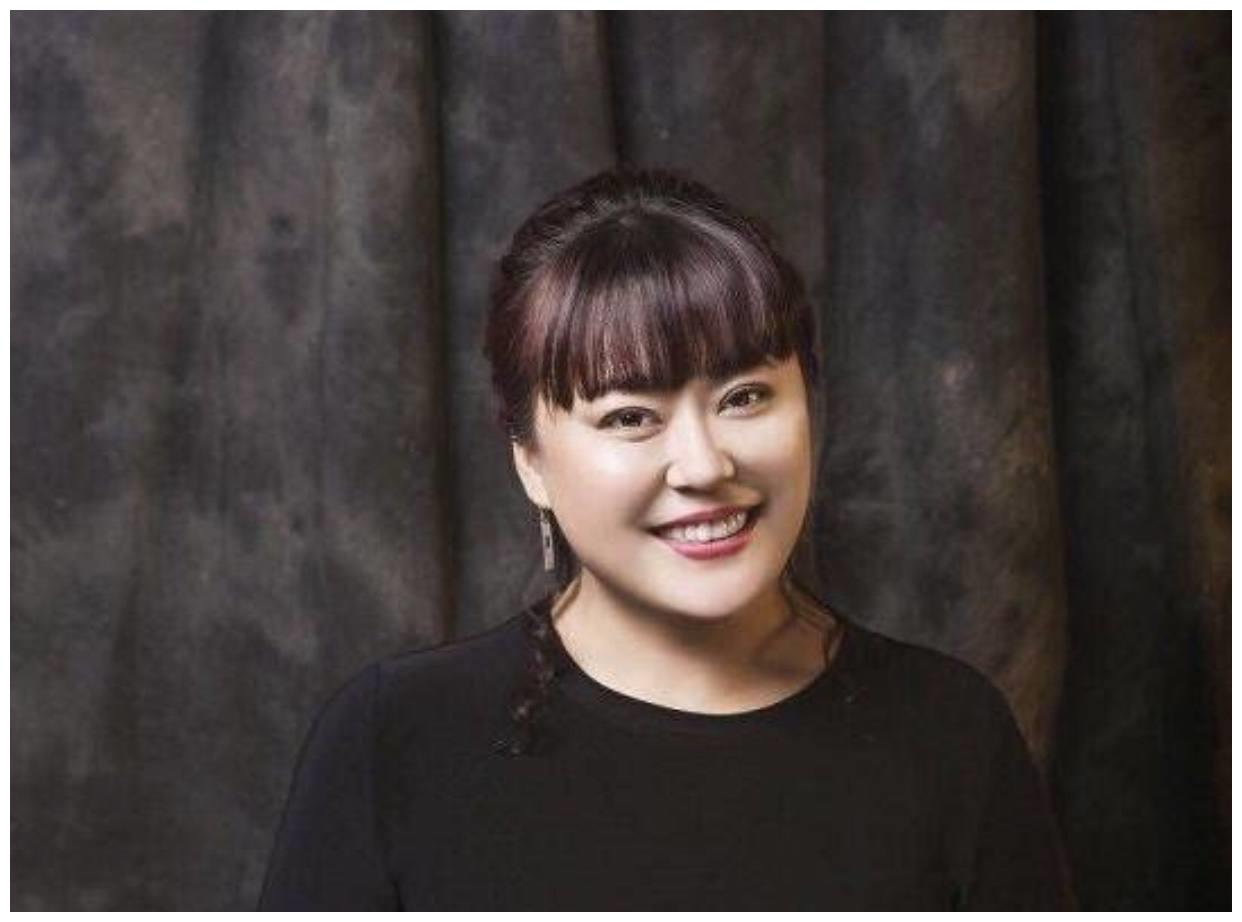 李菁菁自曝化疗心路历程,大量脱发满脸憔悴,情绪崩溃时泪流满面