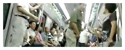 孩子地铁上没让座，被老人大骂没教养，宝妈霸气回怼被所有人夸赞休闲区蓝鸢梦想 - Www.slyday.coM