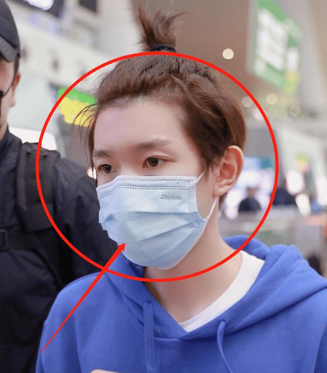 奇异剧本鲨路透曝光,王源扎冲天辫好可爱,他的发际线却太出众了