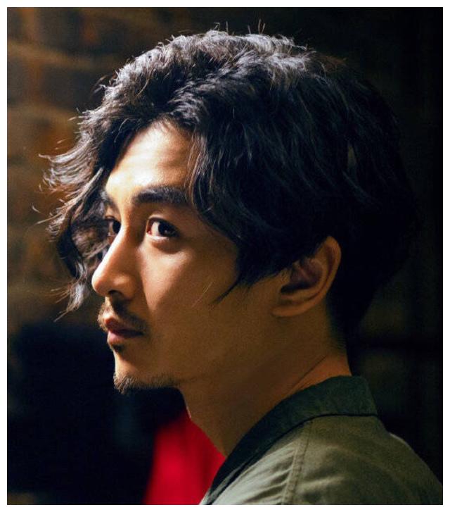 有种"整容"叫陈晓,剃掉胡子后晒对比照,形象却判若两人