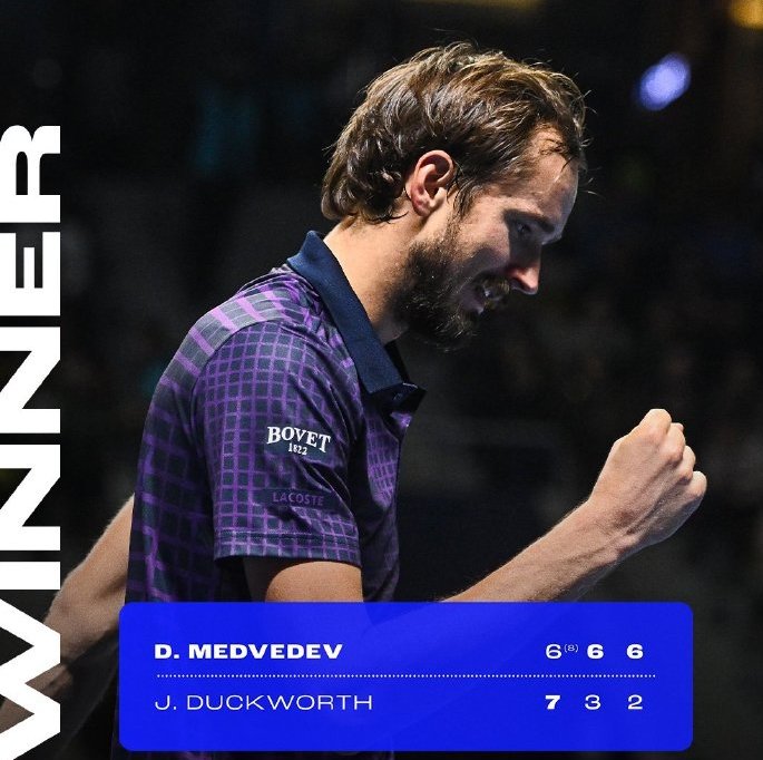 鲁内职业生涯恐断送，弗里茨逼退德约，小钢炮入围年终，金花全输