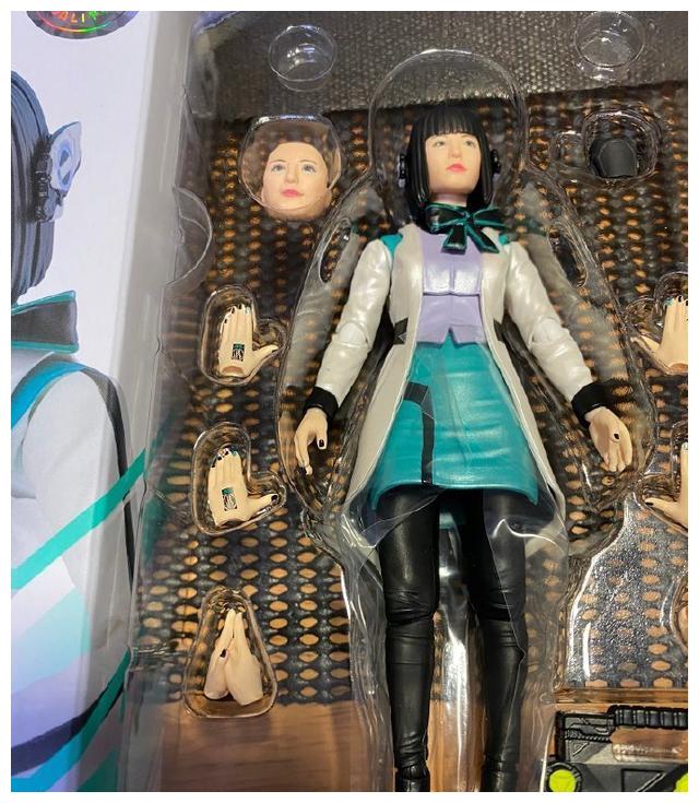 假面骑士伊兹shf实物图公开身材完美还原脸型堪称邪神