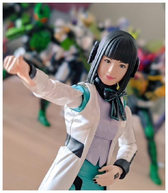 假面骑士伊兹shf实物图公开身材完美还原脸型堪称邪神