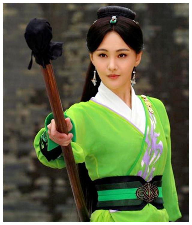 古装绿衣美人中张馨予像侠女刘亦菲像画中仙看看谁最美