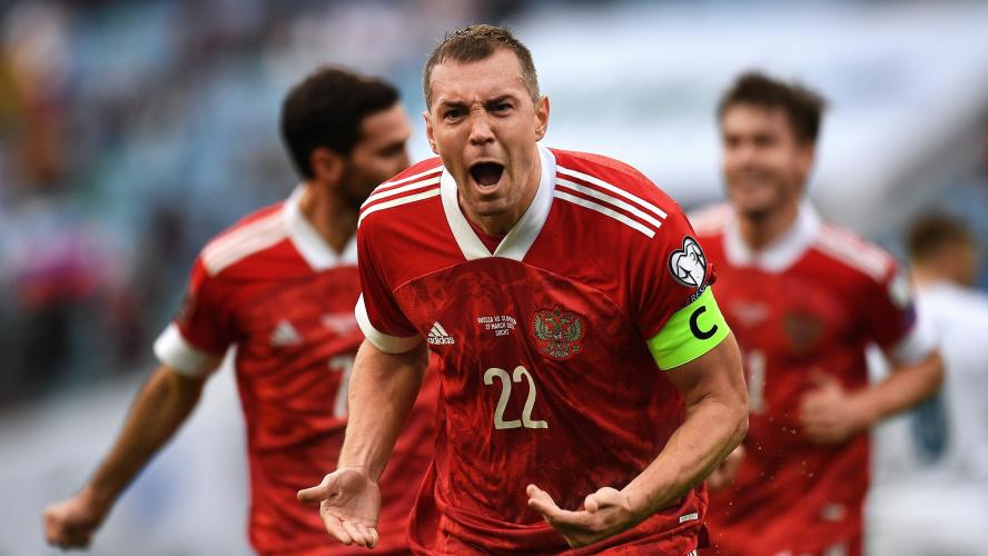 反对西方双标俄男足队长回应遭禁赛我为自己身为俄罗斯人自豪