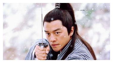 她是雪碧,我是可乐他是周迅版《射雕英雄传》中憨厚老实的郭靖;李亚鹏