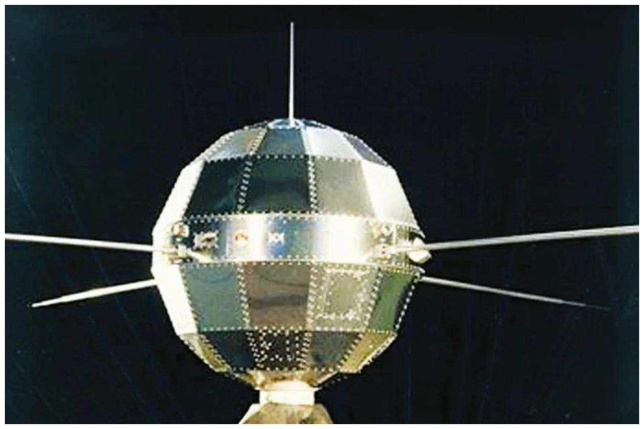 我国第一颗卫星东方红1号为什么还没从天上掉下来