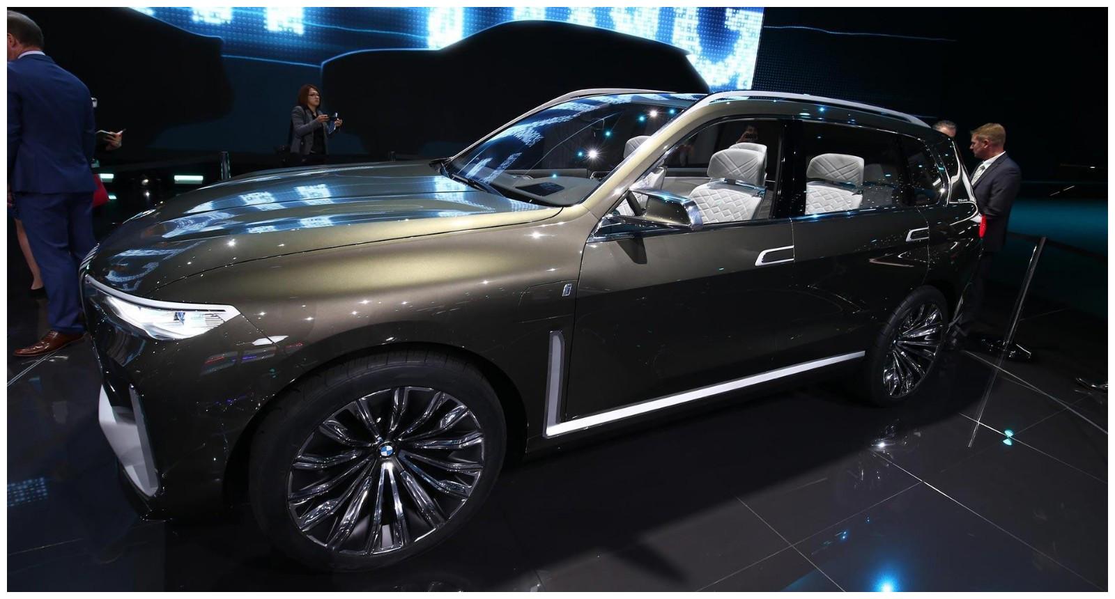 全球首辆"宝马x8"正式下线,采用大尺寸双肾格栅,4.4t成标配