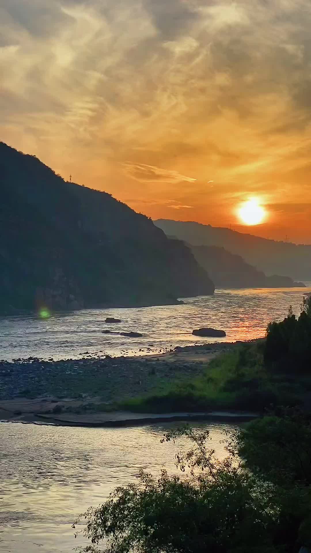 现实和浪漫总是很难两全,一起吹过晚风的人!_手机新浪网