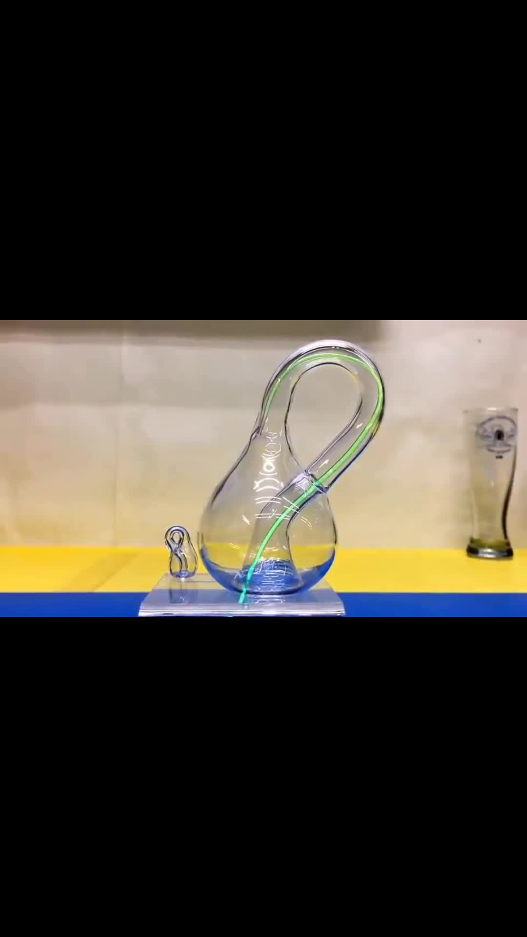 为什么说神奇的克莱因瓶可以装下全地球的水