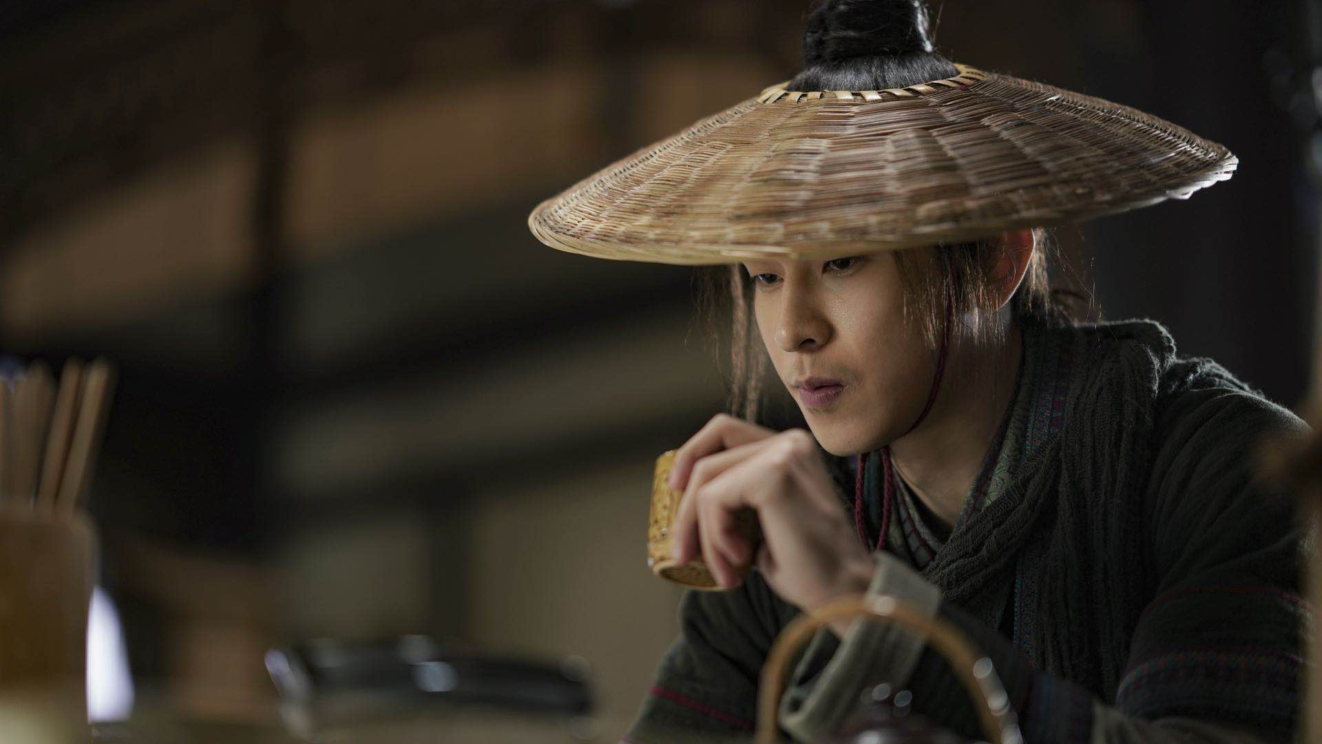 阿翡吃醋谢允变"工具人" 《有翡》毒医应何从傻