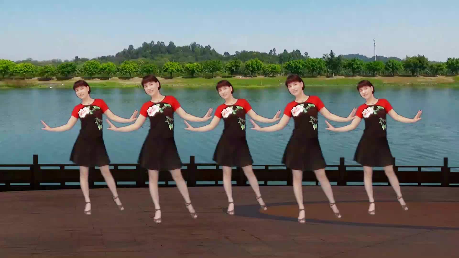 广场舞《小河边》简单又好看,附慢动作分解教学