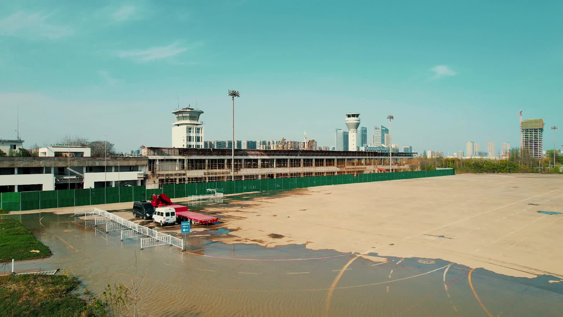 合肥:航拍骆岗机场航站楼,寻合肥几代人的记忆,将建成中央公园