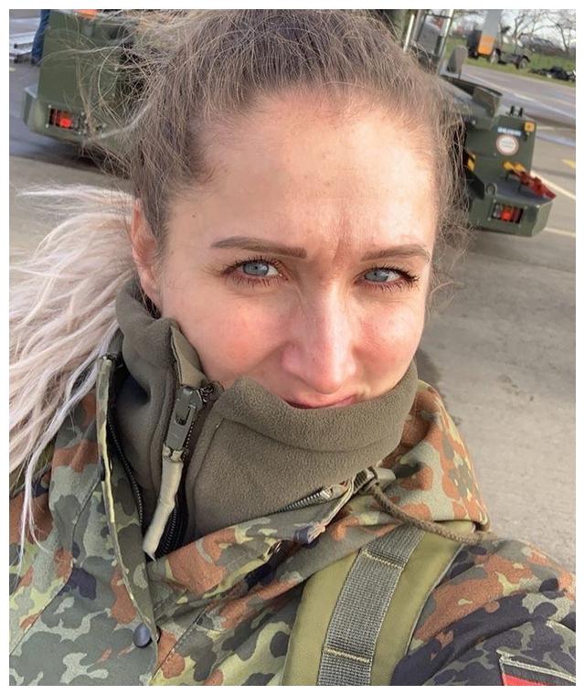 德国女兵的近照大家可以来看看