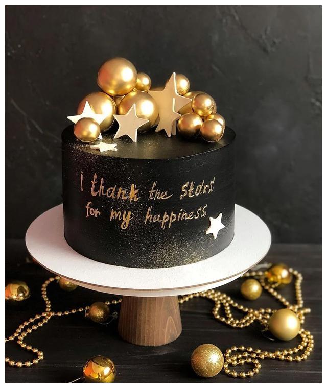 这黑金配色,满满的奢华感