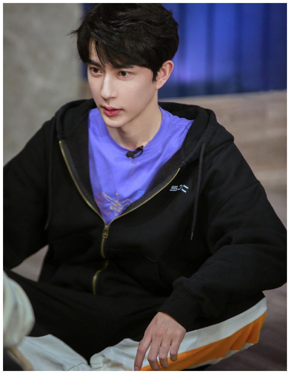 灿星"太子爷"于朦胧:上星综艺公然用替身,滤镜尽碎网友反感