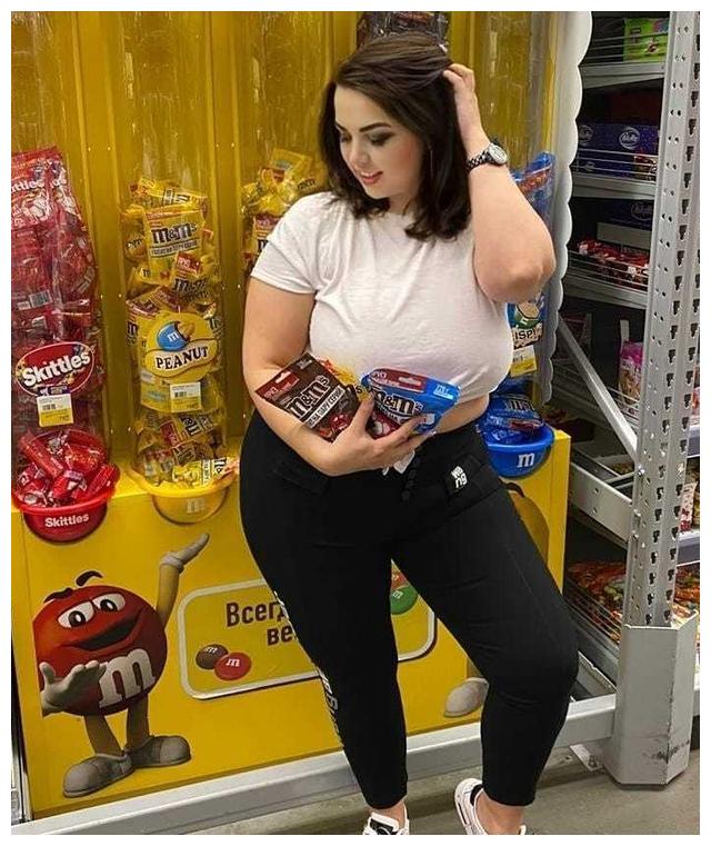 俄罗斯模特julapidzhara天使的面孔大码的身材