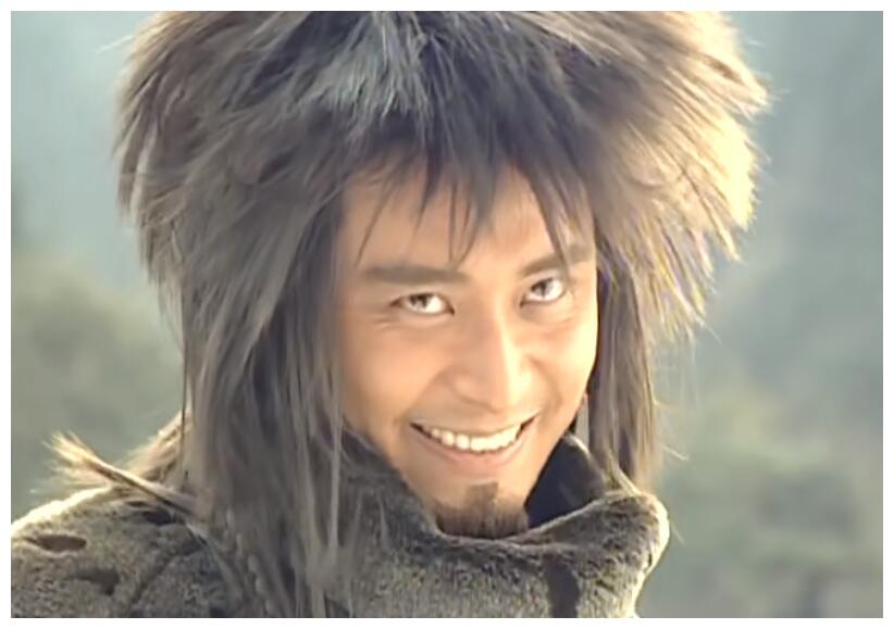 与断浪同款造型的还有冯绍峰饰演的怀空,郑国霖饰演的怀灭.