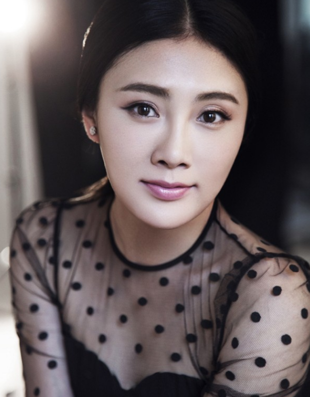 性感靓丽迷人的女星张译木