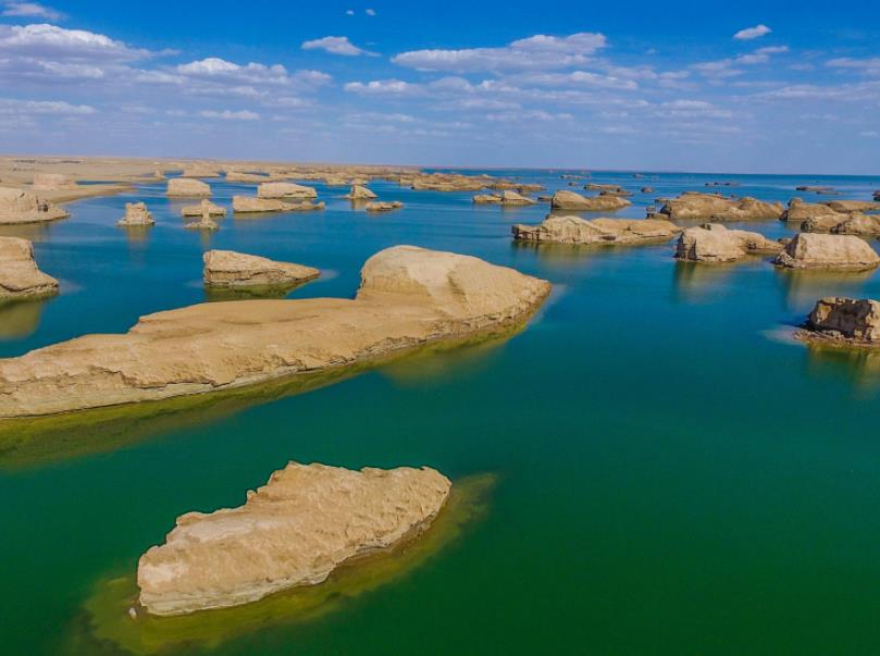 青海无人区奇观!因独特的水上雅丹地貌,被称为"海上美景"