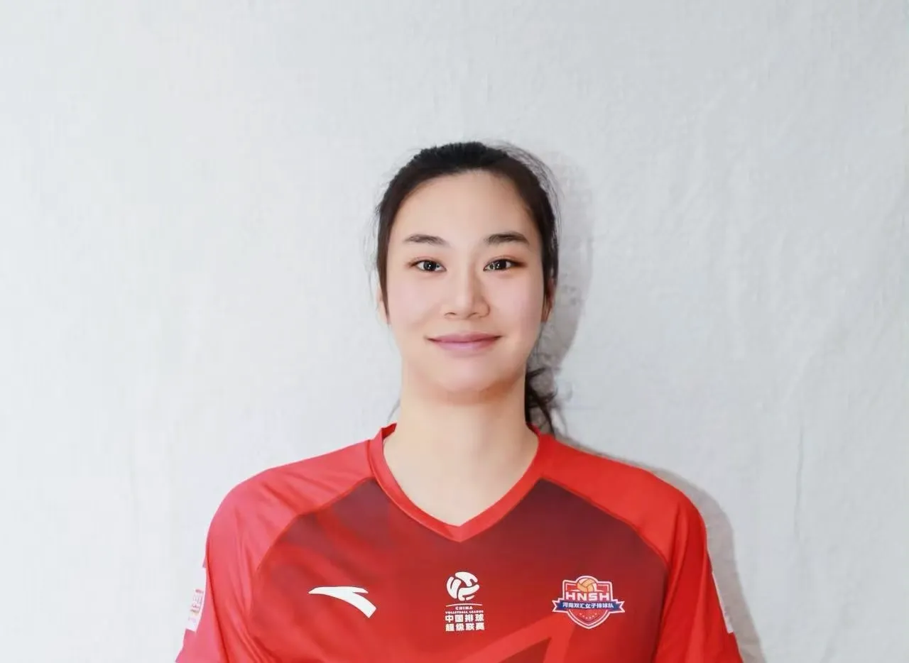 女排大副攻找到了！李若琦背飞暴力，杨玛伊婷攻拦俱佳