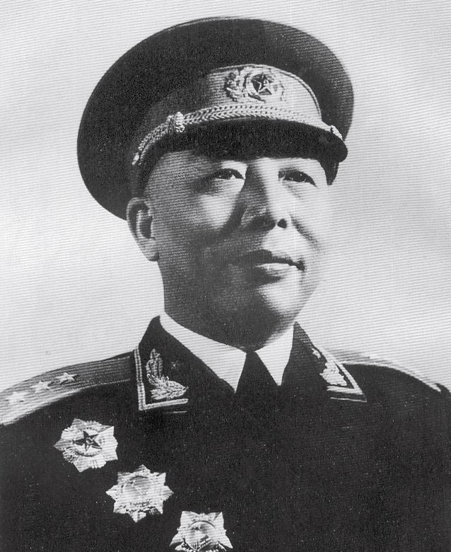 这个军区司令员是少将,两位副司令员,一位是中将,一位是上将