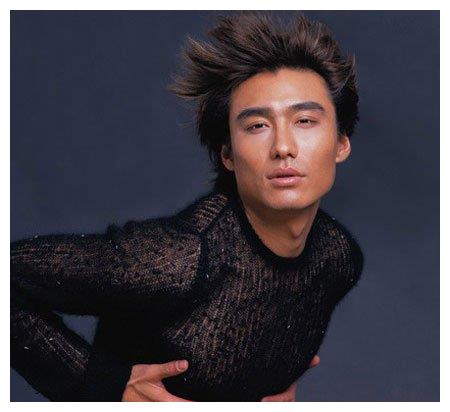 弟弟衣帽间价值2个亿,哥哥入狱尽毁前程|真情告白|胡兵|胡东_新浪新闻