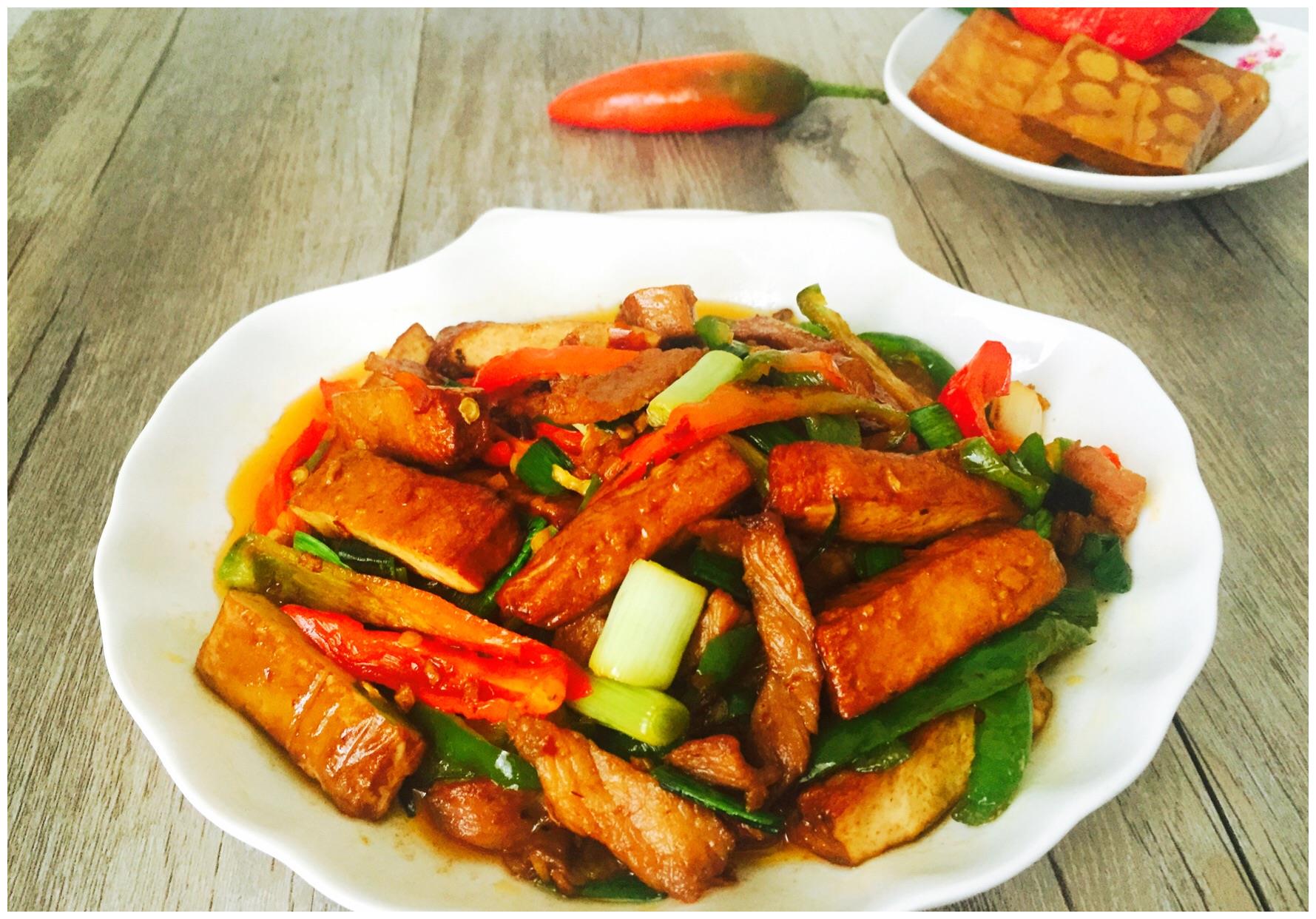 豆干炒肉,简单家常菜,随手一做10分钟吃饭,干香下饭